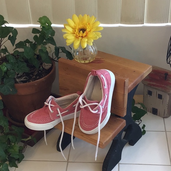 Gymboree Other - ‘Gymboree’ Faded Red Canvas/White Laces Slip-Ons